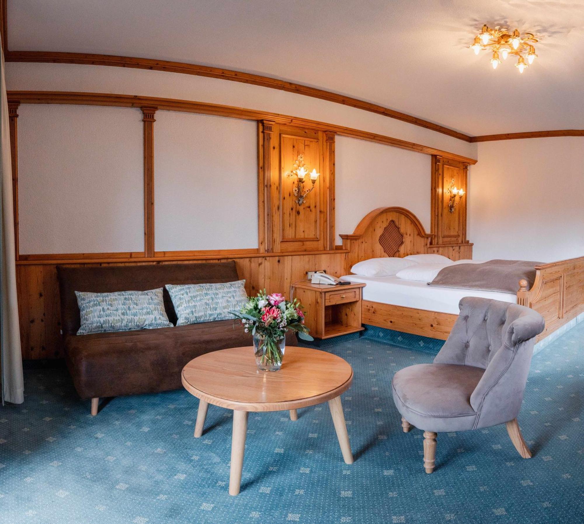 Hotel-Restaurant Kreuzberghof Tagungs- Und Veranstaltungshotel Tiefenbach  Εξωτερικό φωτογραφία